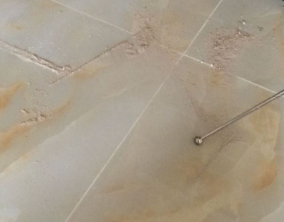 新市瓷砖空鼓维修公司分享粘合剂选择不当在瓷砖铺贴过程中可能导致以下问题